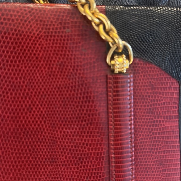 Vintage classic red Gucci shoulder with black, trim, rare find. - Picture 5 of 5